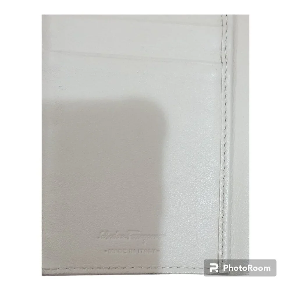 Salvatore Ferragamo Long Bill Compartment Leather Used Auth IY-660440